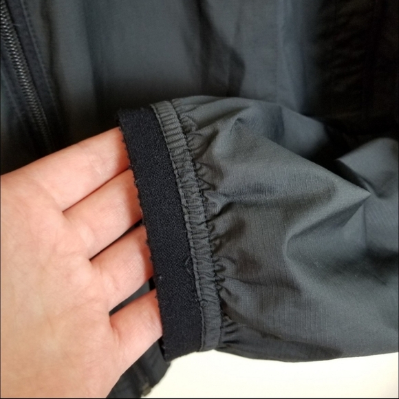 Adidas| Black ClimaProof windbreaker size XL - Picture 2 of 8